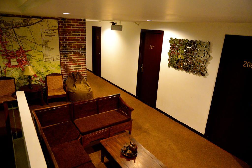 Capsule Hostel Old Batavia Jakarta Exterior foto