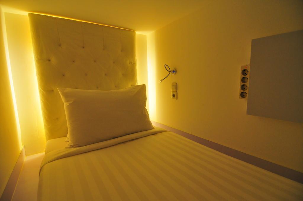 Capsule Hostel Old Batavia Jakarta Zimmer foto