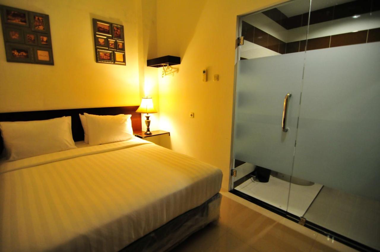 Capsule Hostel Old Batavia Jakarta Exterior foto